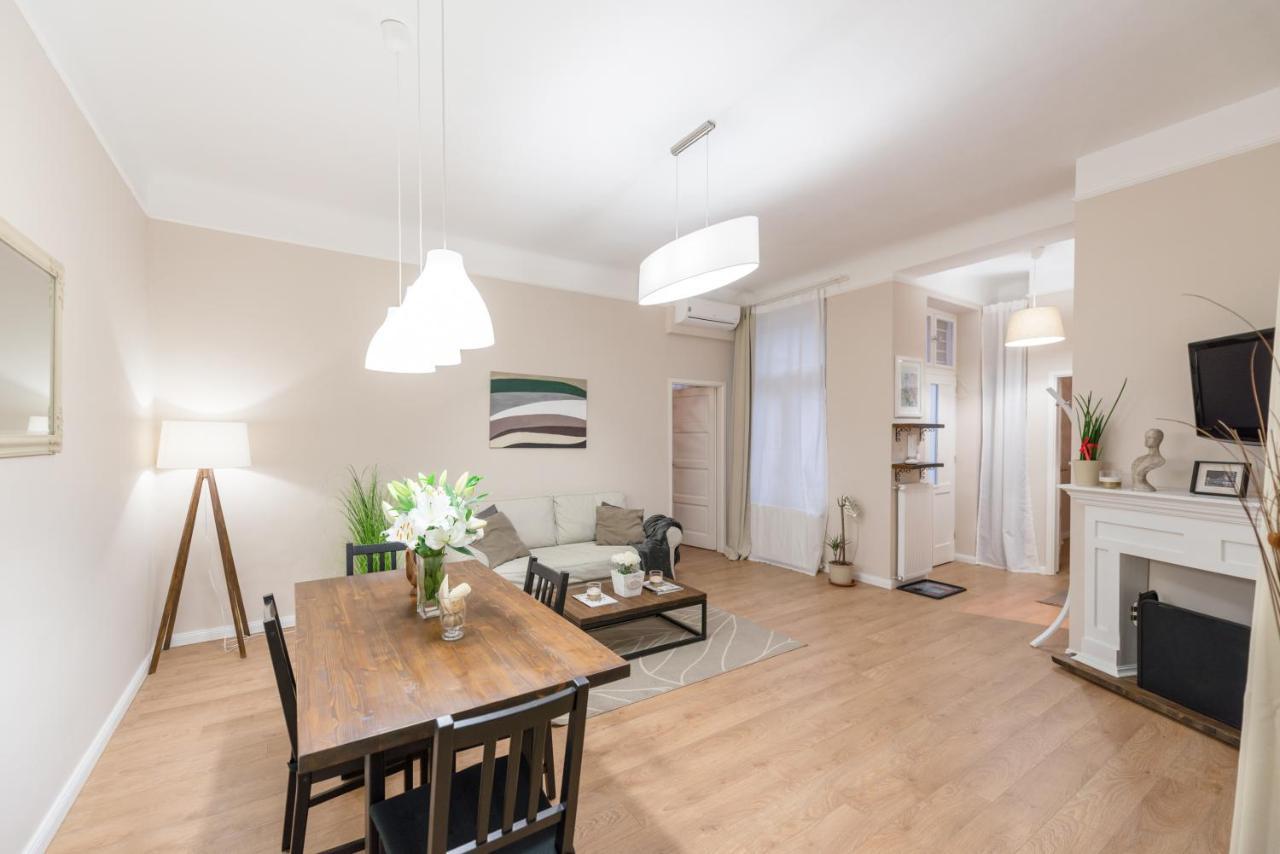 Appartamento Downtown Heart 3 Bdr, 2 Bath, A/C Budapest Esterno foto