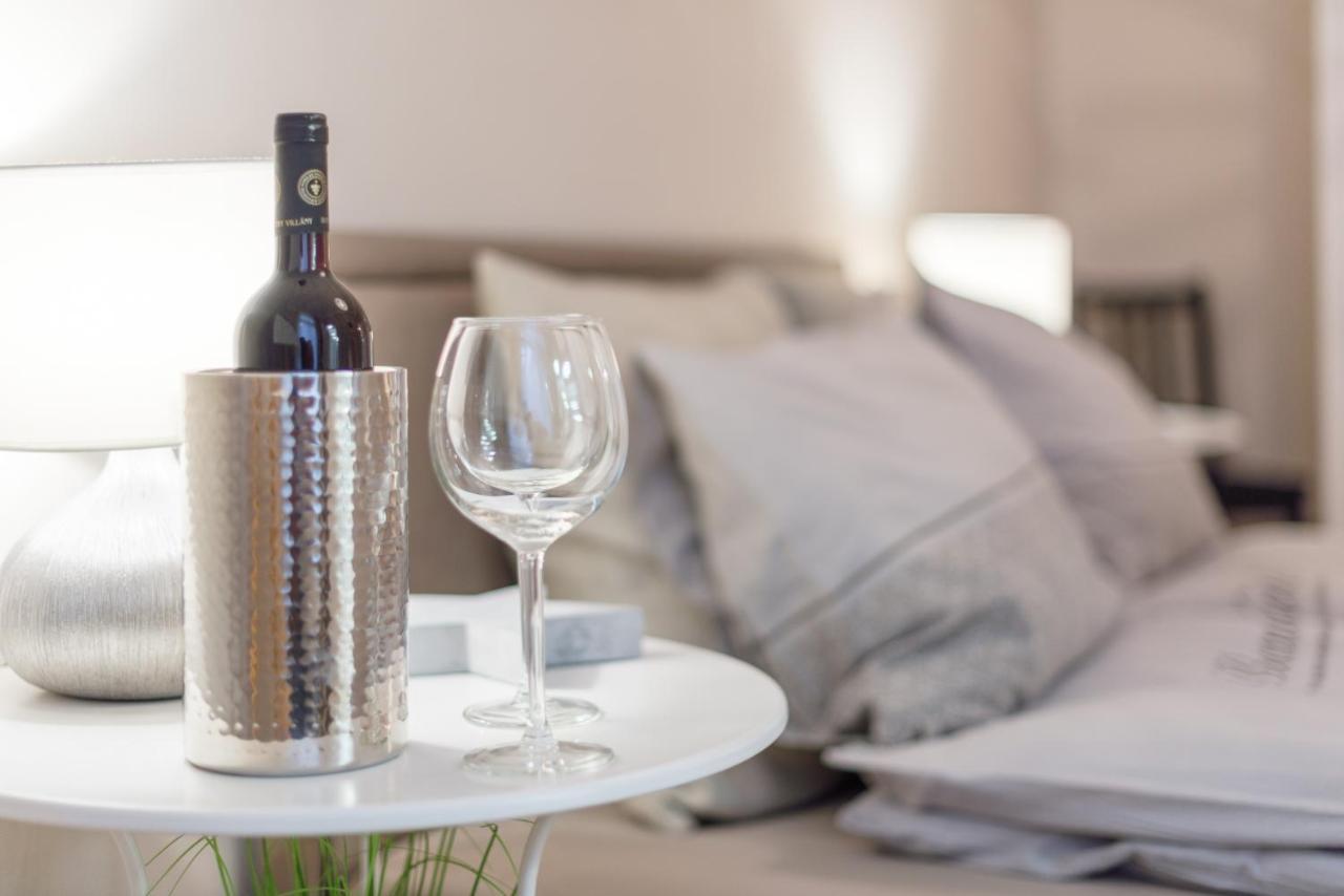 Appartamento Downtown Heart 3 Bdr, 2 Bath, A/C Budapest Esterno foto