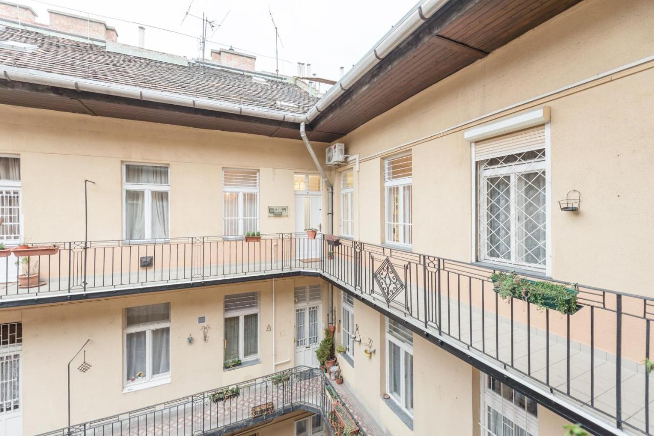 Appartamento Downtown Heart 3 Bdr, 2 Bath, A/C Budapest Esterno foto